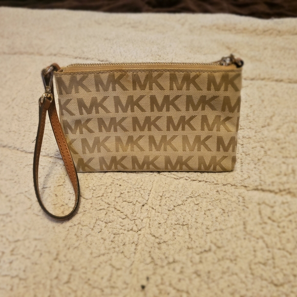 Michael Kors Tan Monogram Clutch - Picture 4 of 4